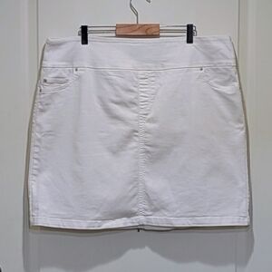 EUC S.C. & Co. XL White Cotton Stretch Denim Skirt with Built In Shorts